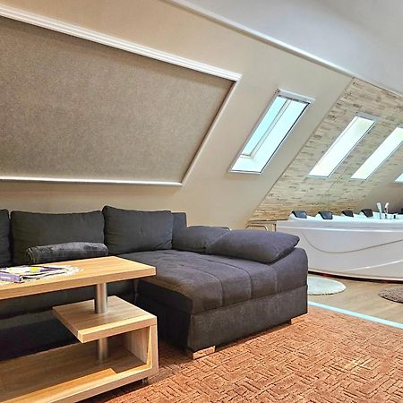 Apartman Siesta Buek - Buekfuerdo エクステリア 写真
