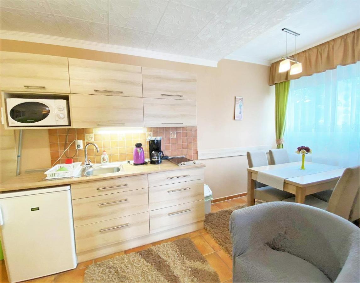 Apartman Siesta Buek - Buekfuerdo エクステリア 写真