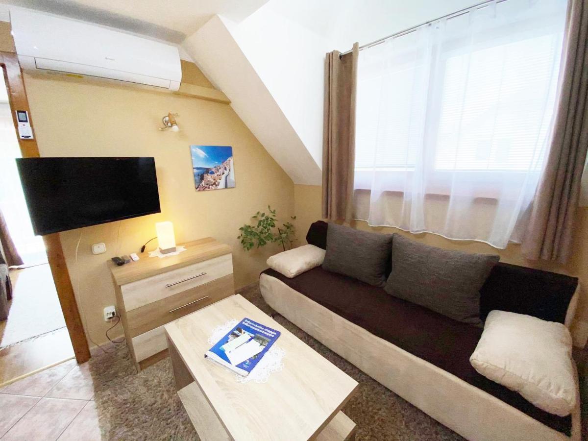 Apartman Siesta Buek - Buekfuerdo エクステリア 写真