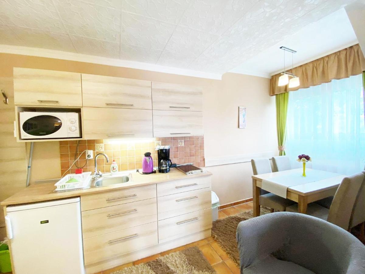 Apartman Siesta Buek - Buekfuerdo エクステリア 写真