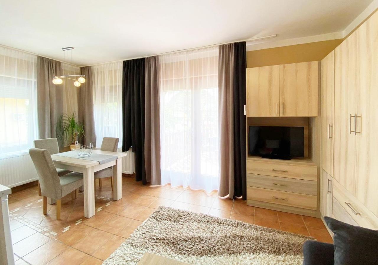 Apartman Siesta Buek - Buekfuerdo エクステリア 写真