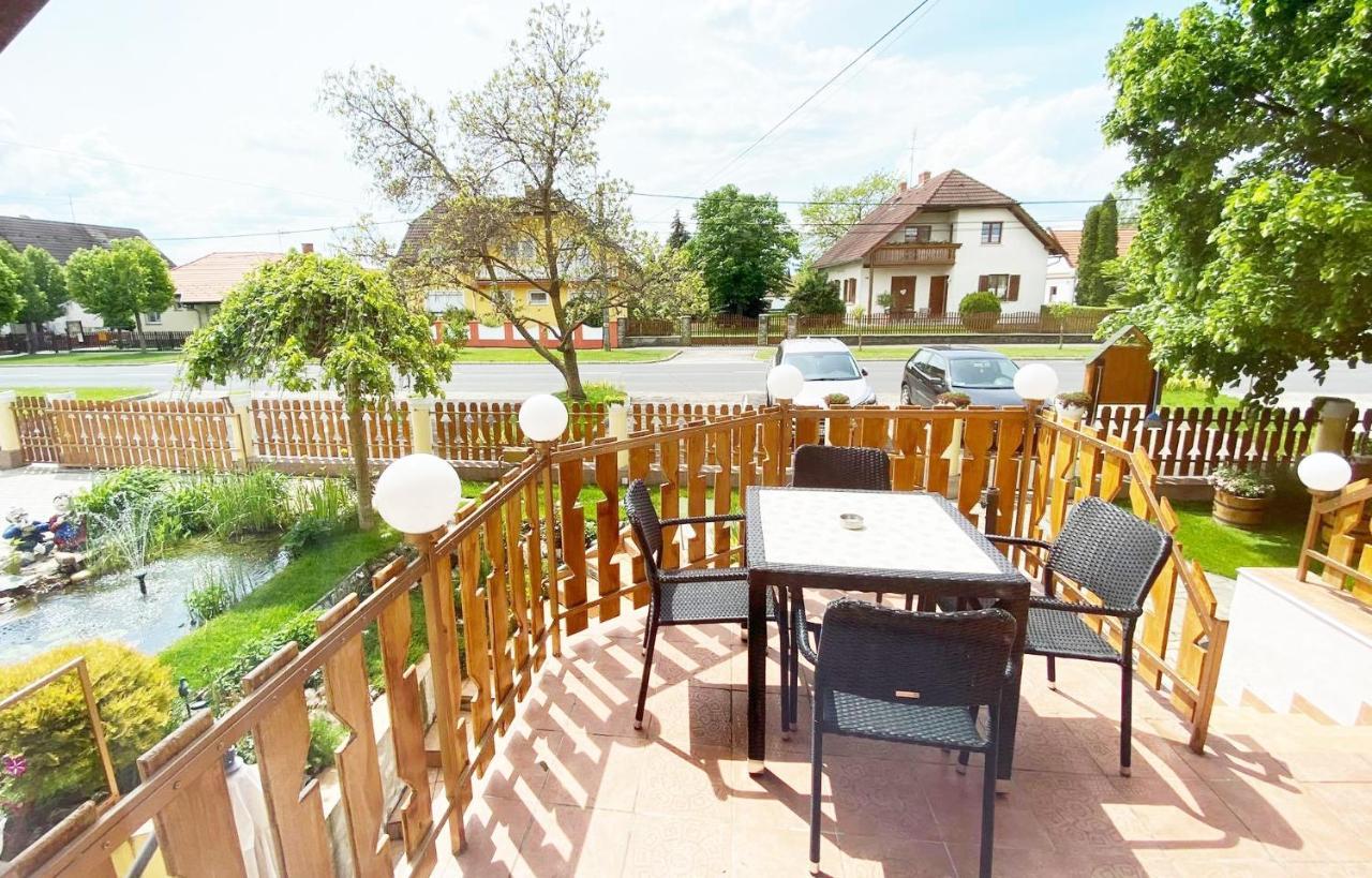 Apartman Siesta Buek - Buekfuerdo エクステリア 写真