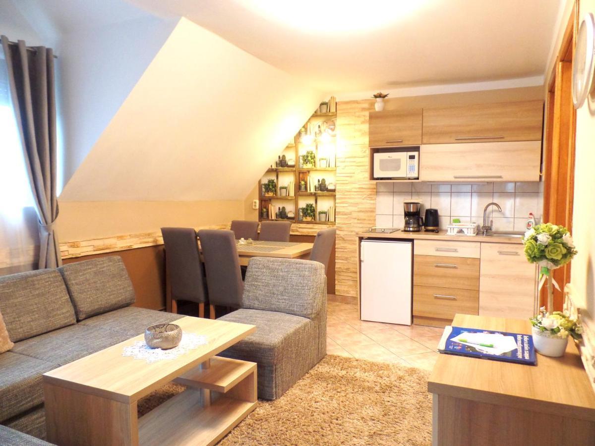 Apartman Siesta Buek - Buekfuerdo エクステリア 写真