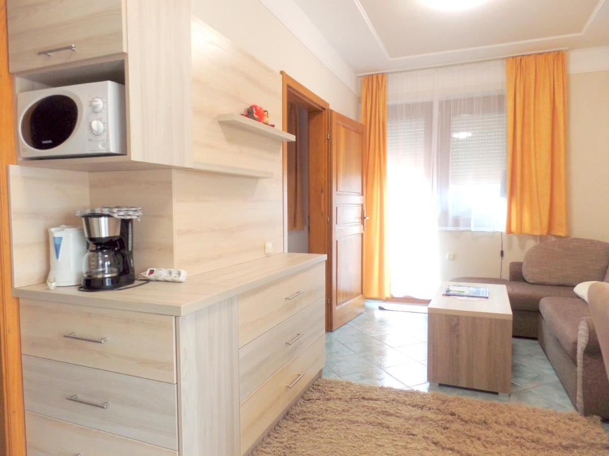 Apartman Siesta Buek - Buekfuerdo エクステリア 写真