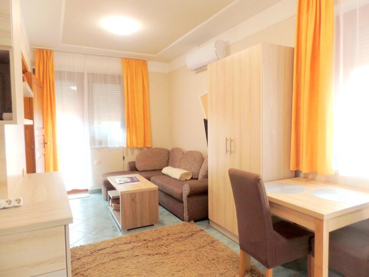 Apartman Siesta Buek - Buekfuerdo エクステリア 写真