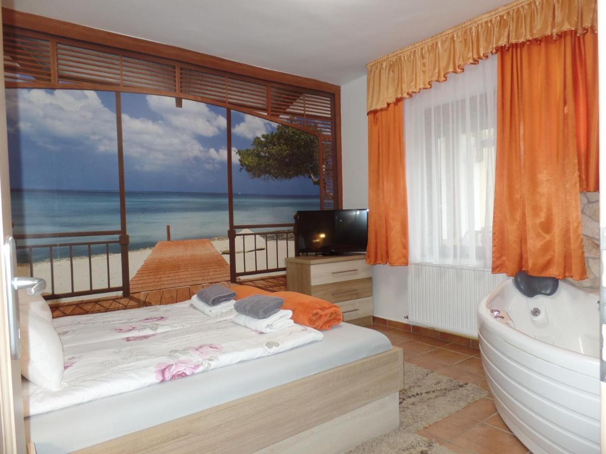Apartman Siesta Buek - Buekfuerdo エクステリア 写真