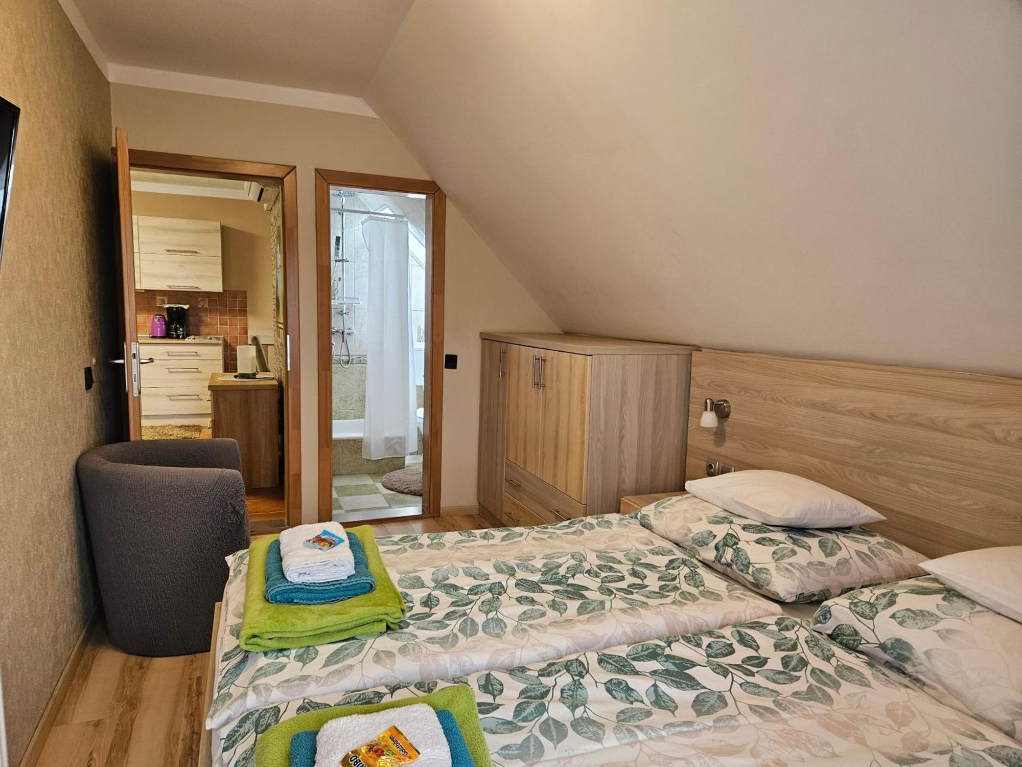 Apartman Siesta Buek - Buekfuerdo エクステリア 写真