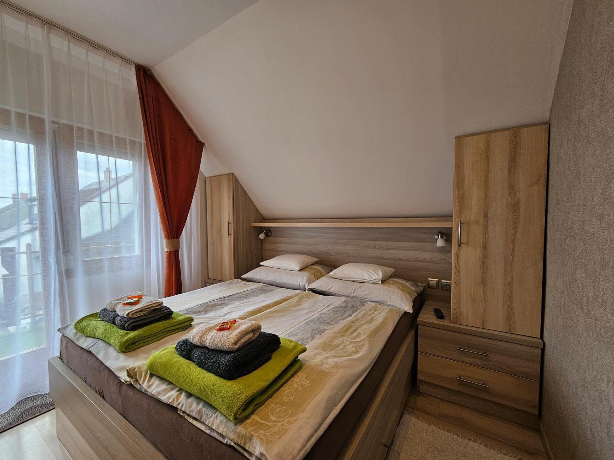 Apartman Siesta Buek - Buekfuerdo エクステリア 写真