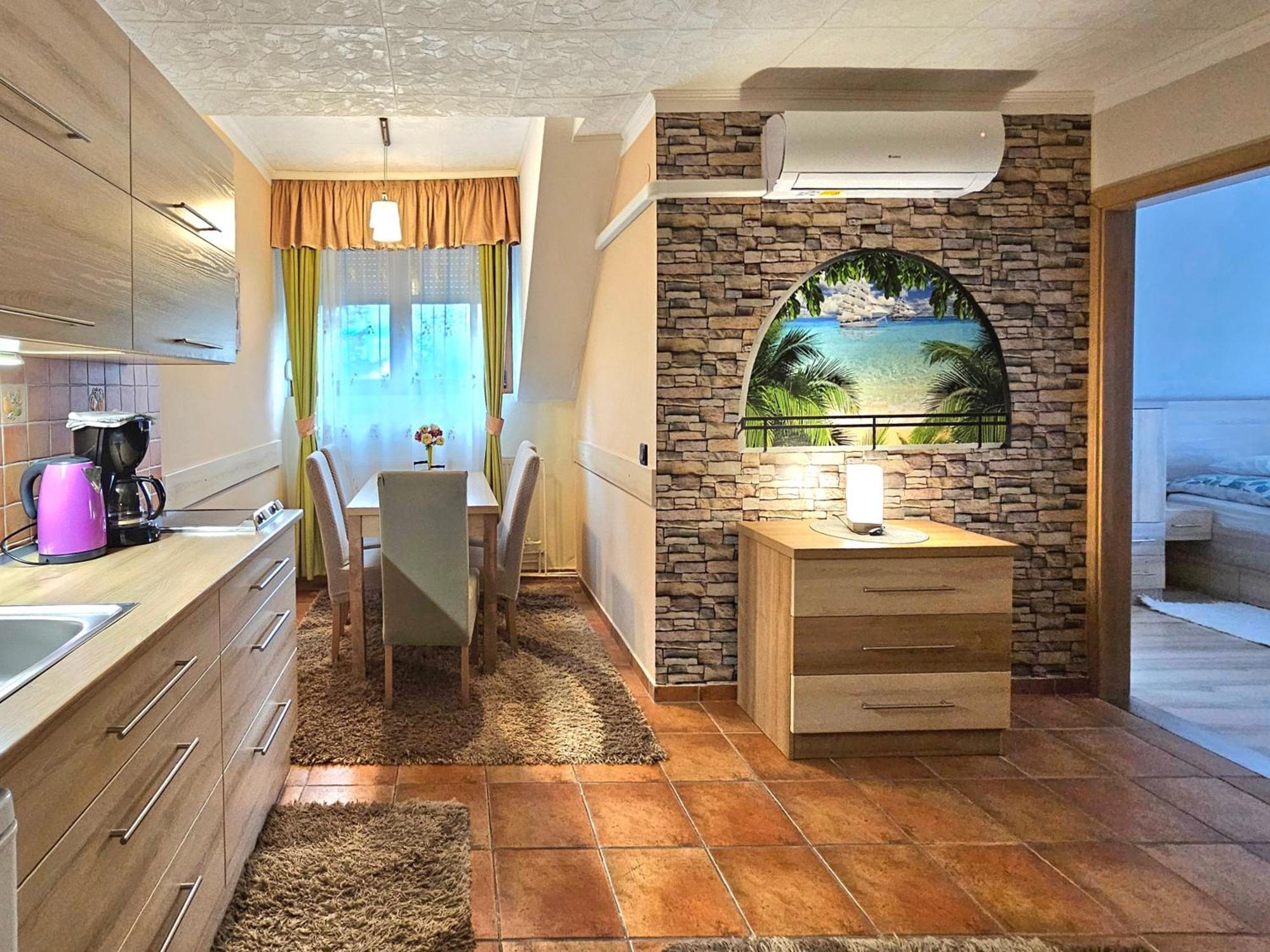 Apartman Siesta Buek - Buekfuerdo エクステリア 写真