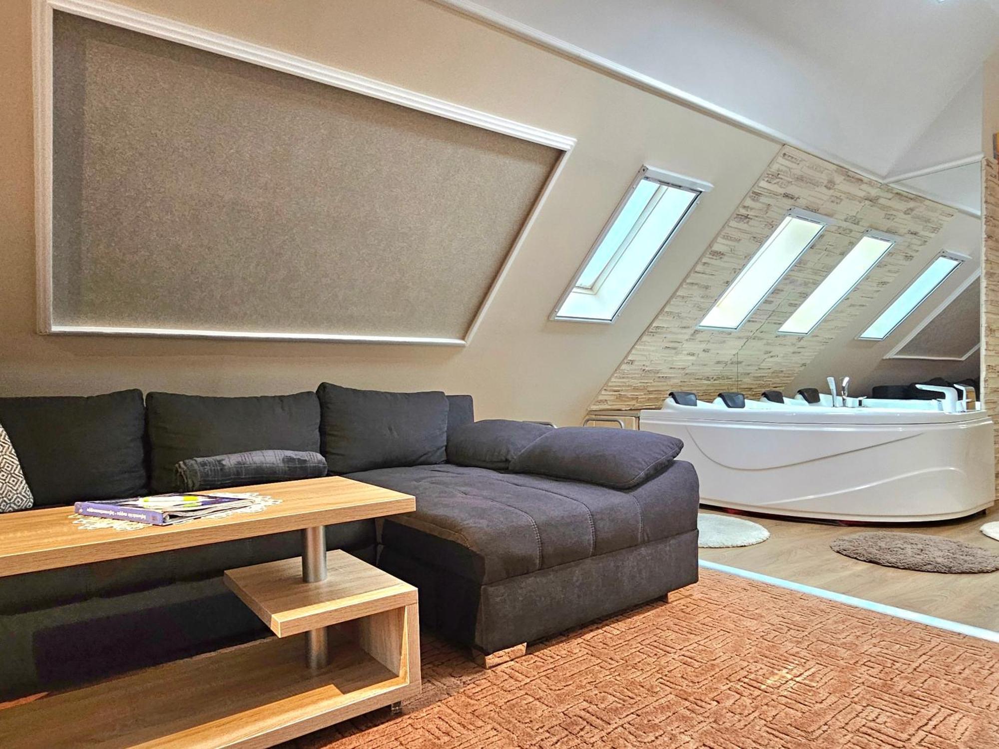 Apartman Siesta Buek - Buekfuerdo エクステリア 写真