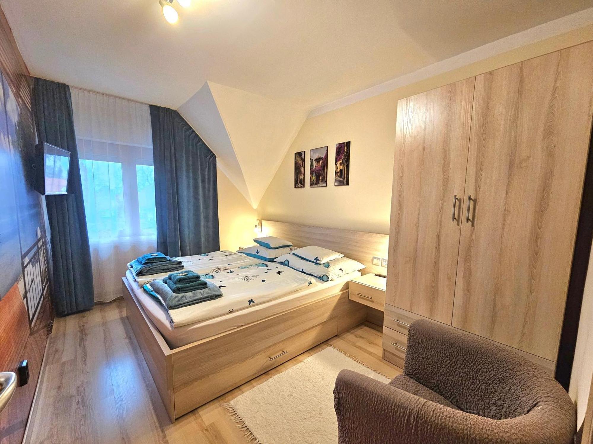 Apartman Siesta Buek - Buekfuerdo エクステリア 写真