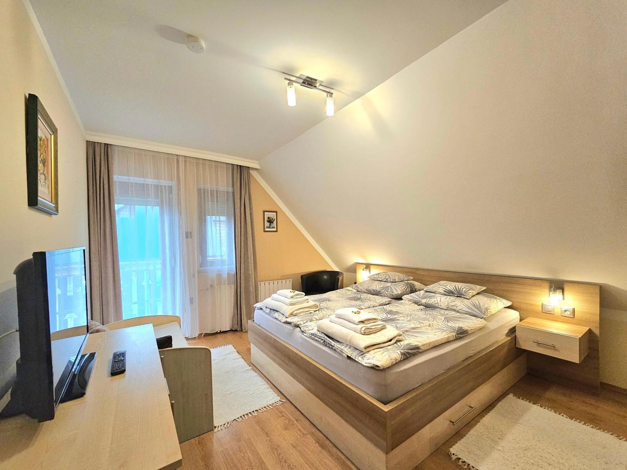 Apartman Siesta Buek - Buekfuerdo エクステリア 写真