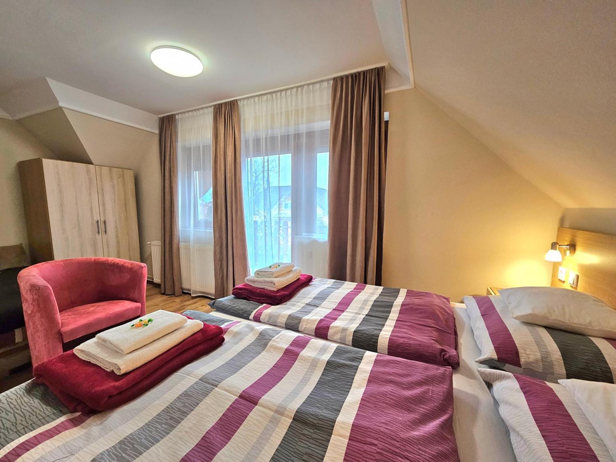Apartman Siesta Buek - Buekfuerdo エクステリア 写真