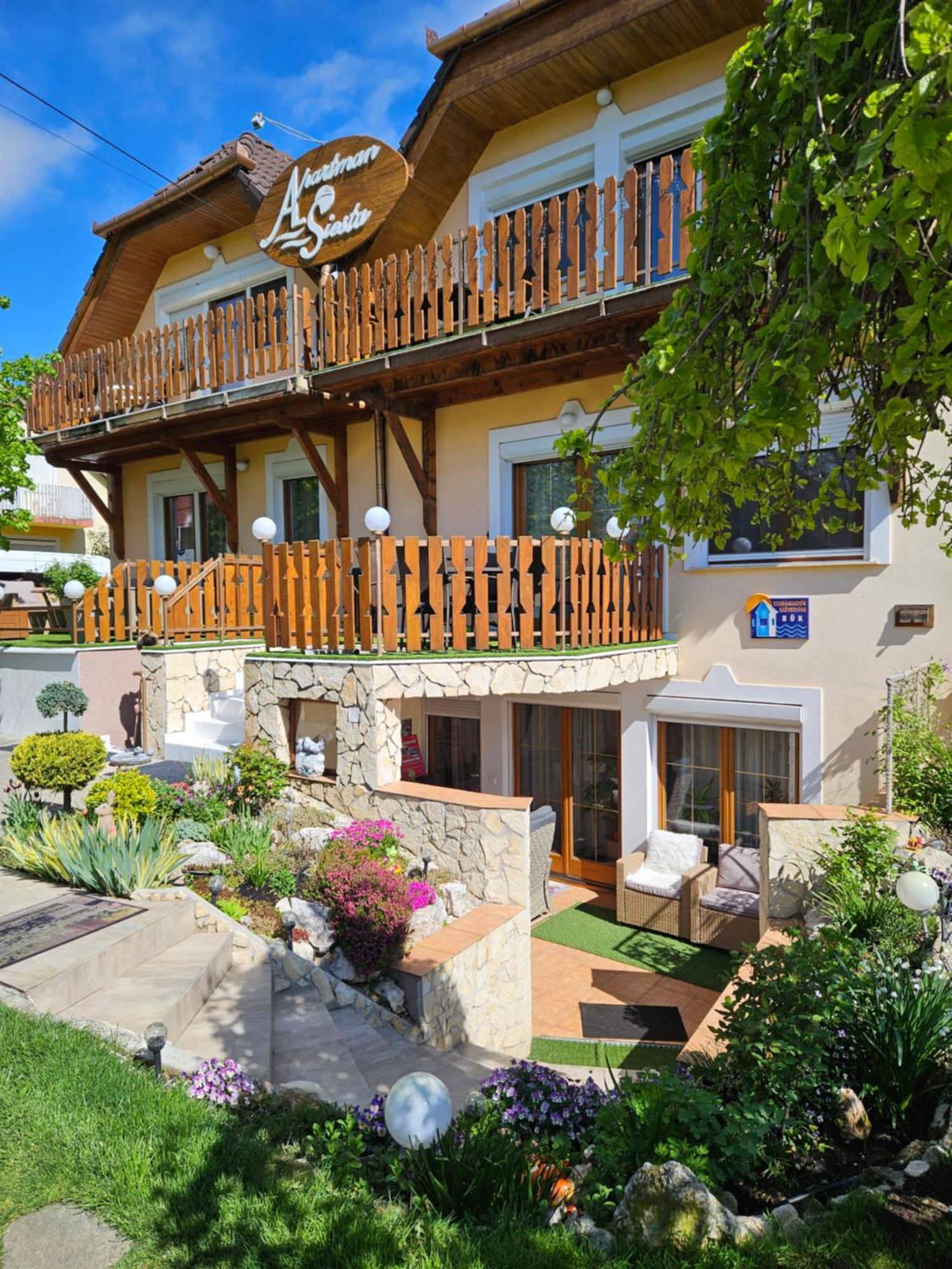 Apartman Siesta Buek - Buekfuerdo エクステリア 写真